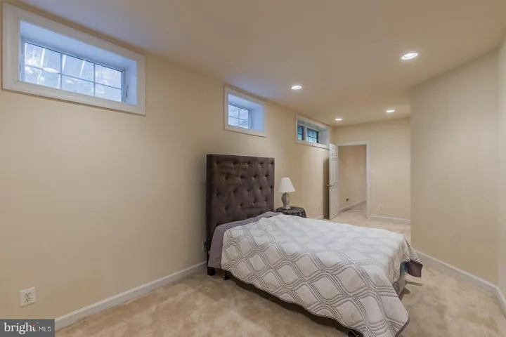 2044 Lord Fairfax Rd, Vienna, Virginia 22182