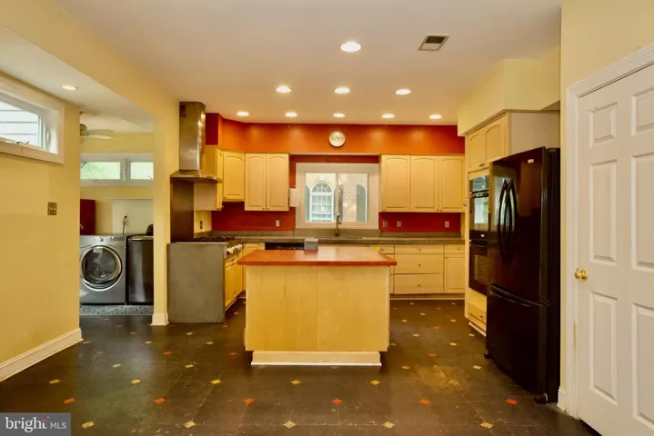610 Langston Ln, Falls Church, Virginia 22046