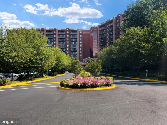2230 George C Marshall Dr #414, Falls Church, Virginia 22043