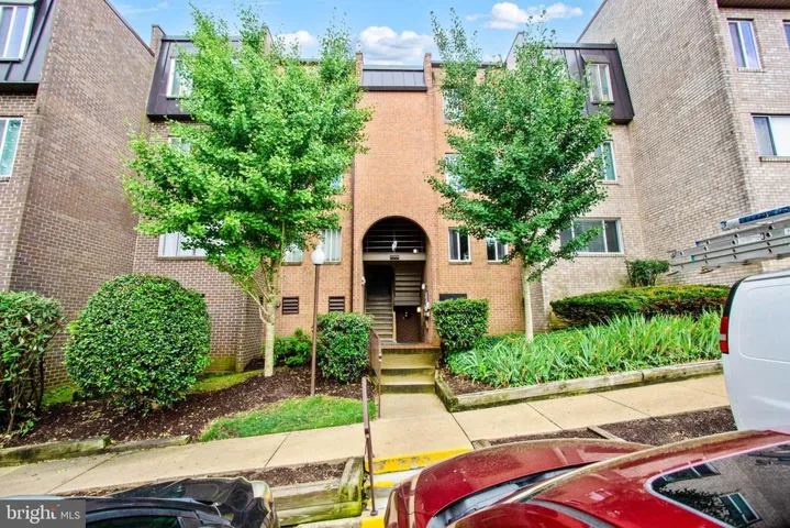 5009 7th Rd S #102, Arlington, Virginia 22204