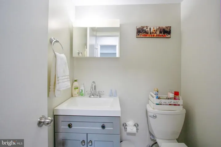 5009 7th Rd S #102, Arlington, Virginia 22204