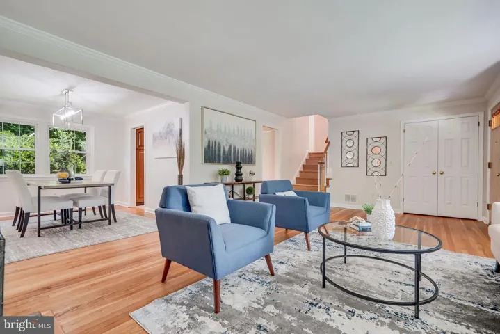 7734 Virginia Ln, Falls Church, Virginia 22043