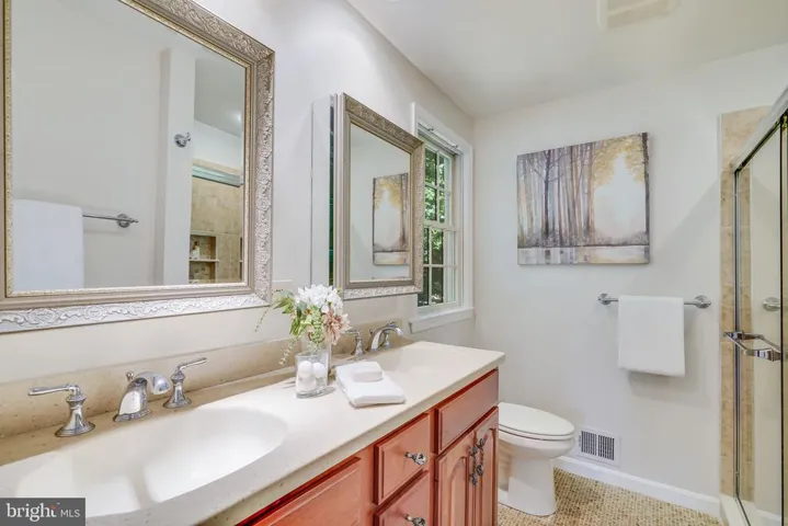 7734 Virginia Ln, Falls Church, Virginia 22043