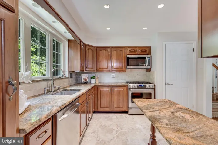 7734 Virginia Ln, Falls Church, Virginia 22043