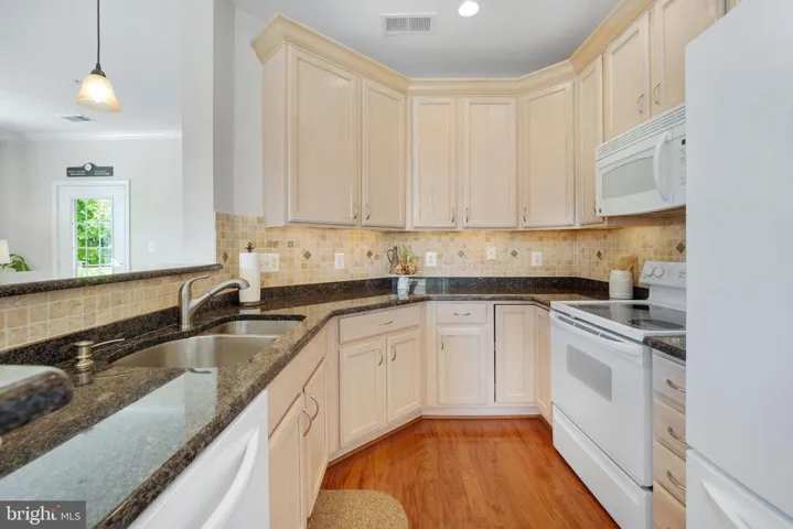 6500 Tayack Pl #201, Alexandria, Virginia 22312