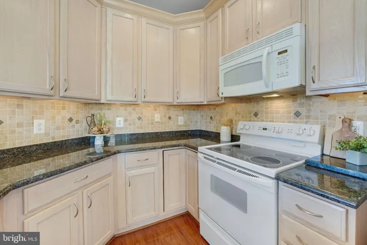 6500 Tayack Pl #201, Alexandria, Virginia 22312