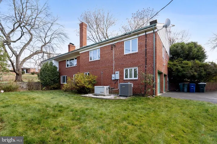 4837 27th St N, Arlington, Virginia 22207