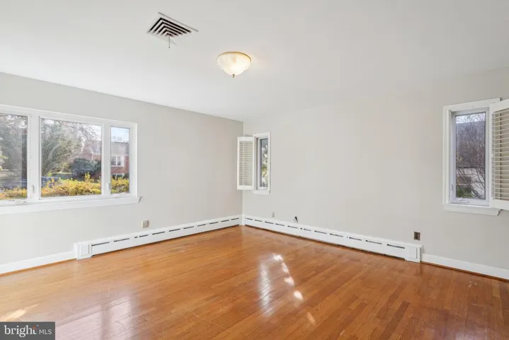 4837 27th St N, Arlington, Virginia 22207