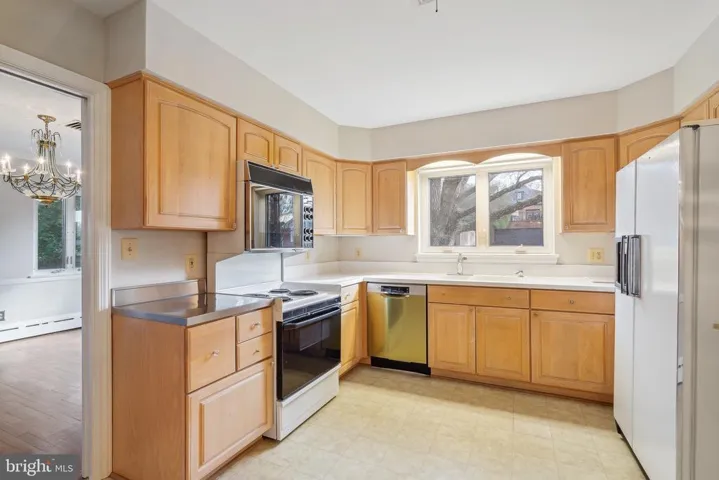4837 27th St N, Arlington, Virginia 22207