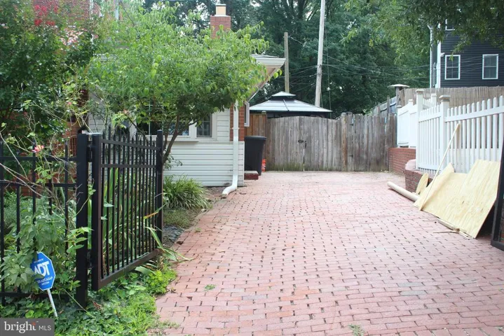 2454 S Monroe St, Arlington, Virginia 22206