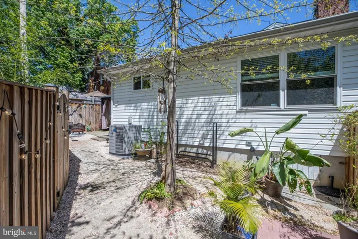 2454 S Monroe St, Arlington, Virginia 22206