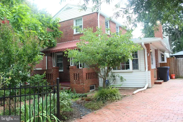 2454 S Monroe St, Arlington, Virginia 22206