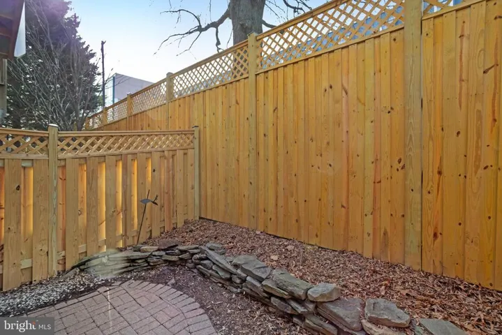 141 Martin Ln, Alexandria, Virginia 22304