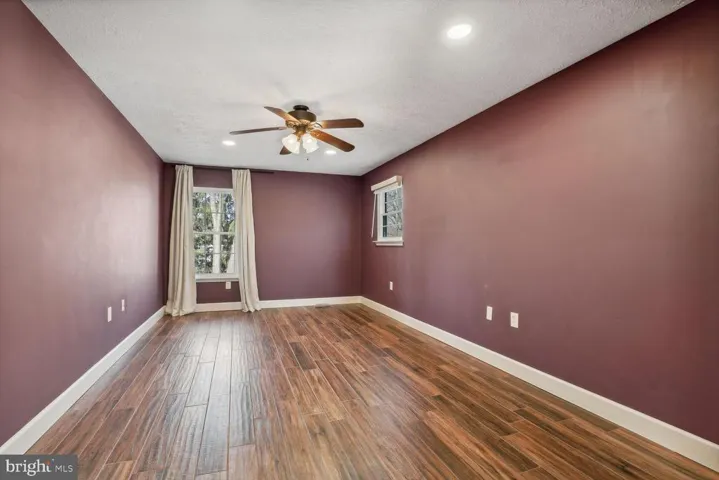 859 Moffett Forge Rd, Herndon, Virginia 20170