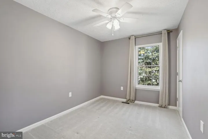 859 Moffett Forge Rd, Herndon, Virginia 20170