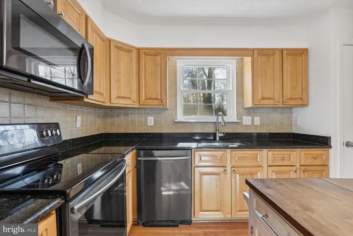 859 Moffett Forge Rd, Herndon, Virginia 20170