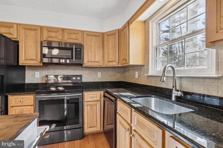 859 Moffett Forge Rd, Herndon, Virginia 20170
