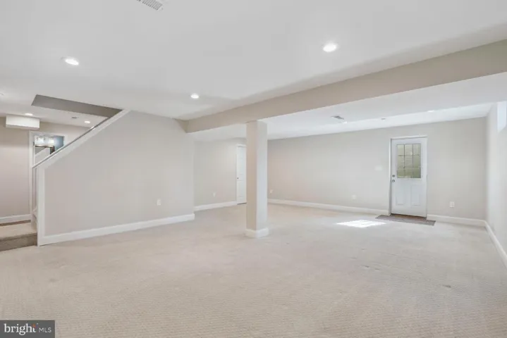 859 Moffett Forge Rd, Herndon, Virginia 20170