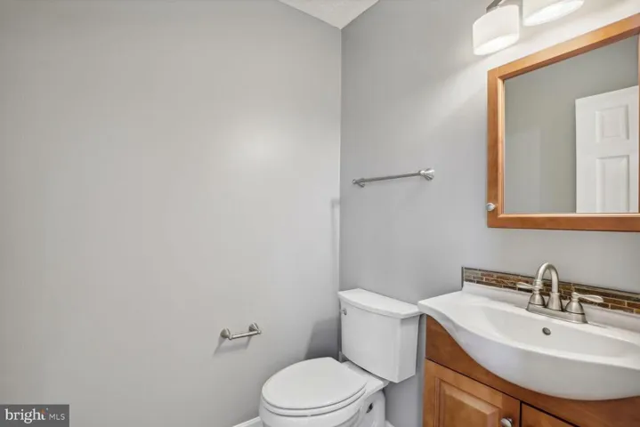 859 Moffett Forge Rd, Herndon, Virginia 20170