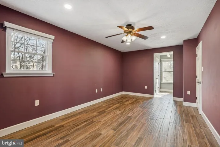 859 Moffett Forge Rd, Herndon, Virginia 20170