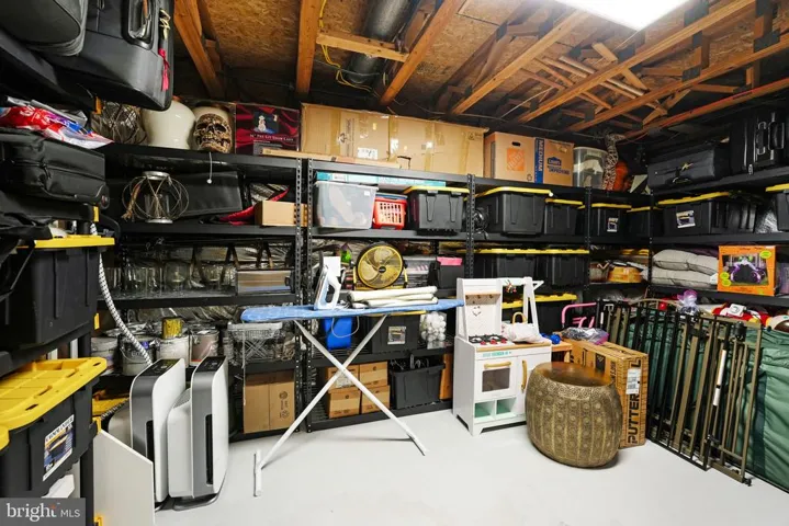 9425 Lakeside Dr, Vienna, Virginia 22182