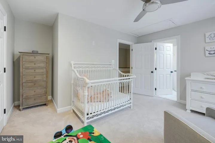 9425 Lakeside Dr, Vienna, Virginia 22182