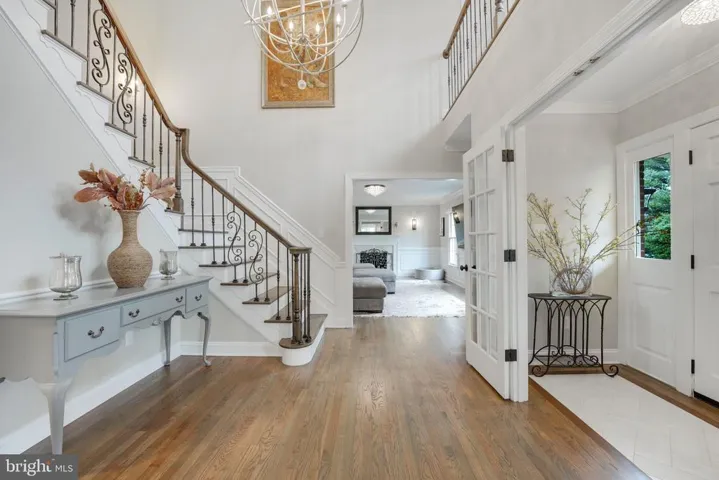 9425 Lakeside Dr, Vienna, Virginia 22182