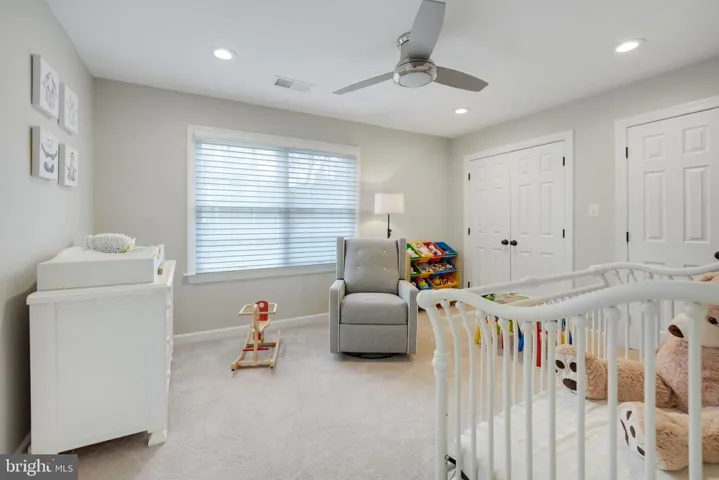 9425 Lakeside Dr, Vienna, Virginia 22182
