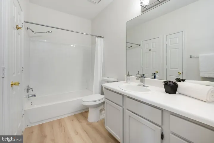 4405 Sedgehurst Dr #105, Fairfax, Virginia 22033