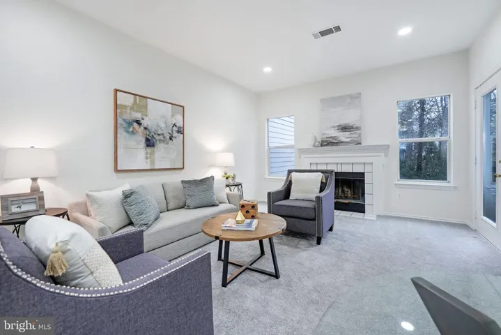 4405 Sedgehurst Dr #105, Fairfax, Virginia 22033