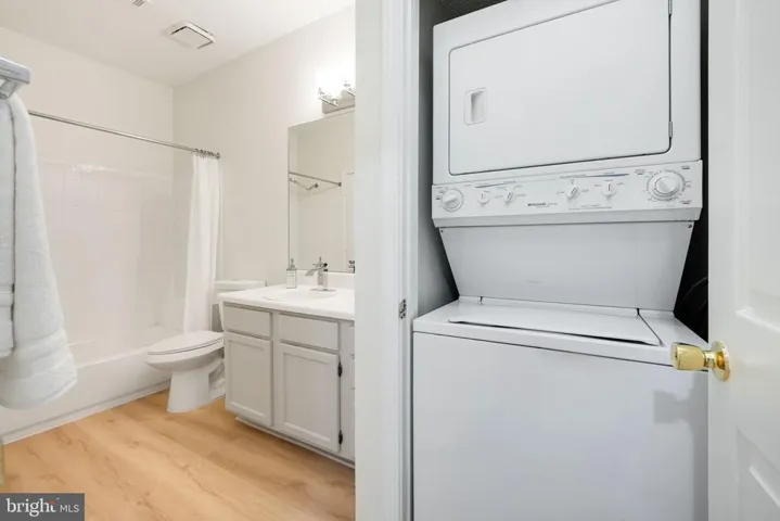 4405 Sedgehurst Dr #105, Fairfax, Virginia 22033