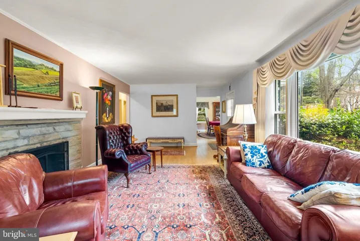 6640 Kirby Ct, Falls Church, Virginia 22043