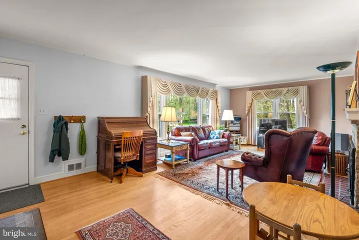 6640 Kirby Ct, Falls Church, Virginia 22043