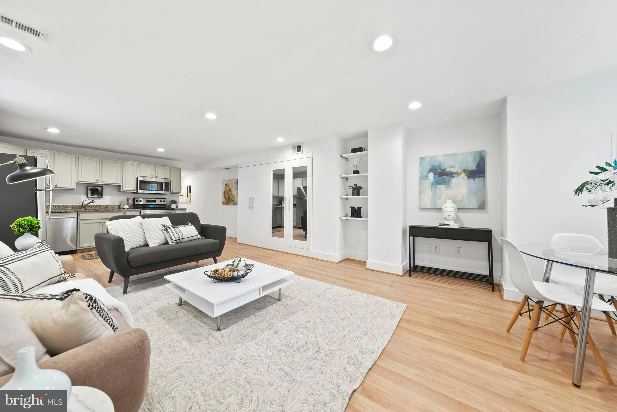 77 U STREET, Washington, DC 20001