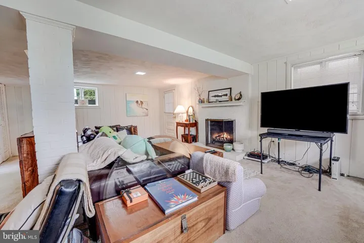 6322 Villa Ln, Falls Church, Virginia 22044