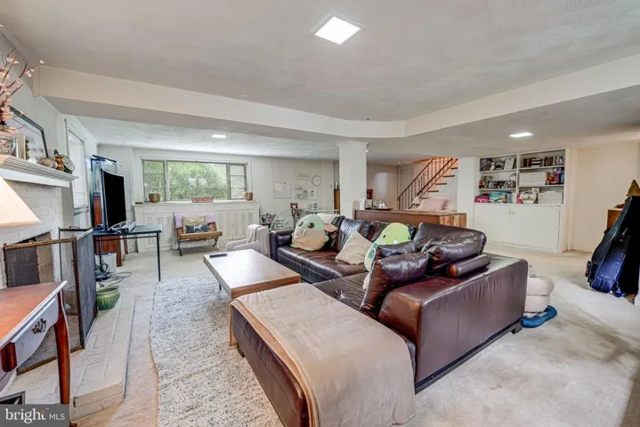 6322 Villa Ln, Falls Church, Virginia 22044