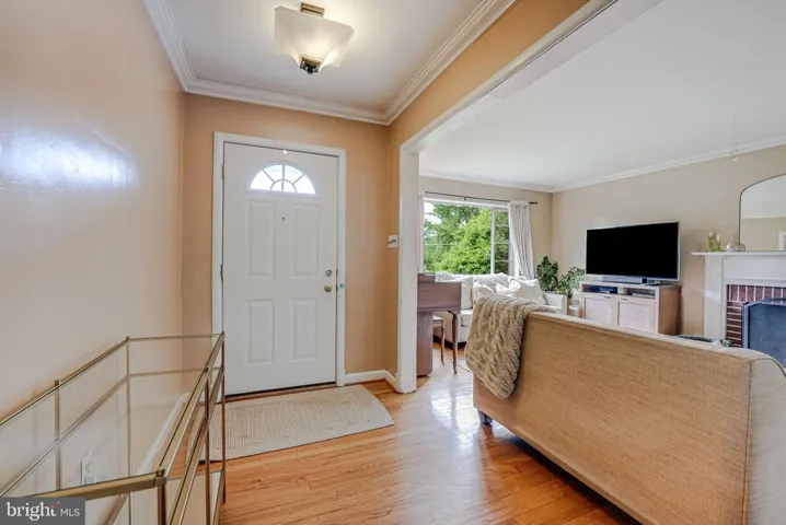 6322 Villa Ln, Falls Church, Virginia 22044