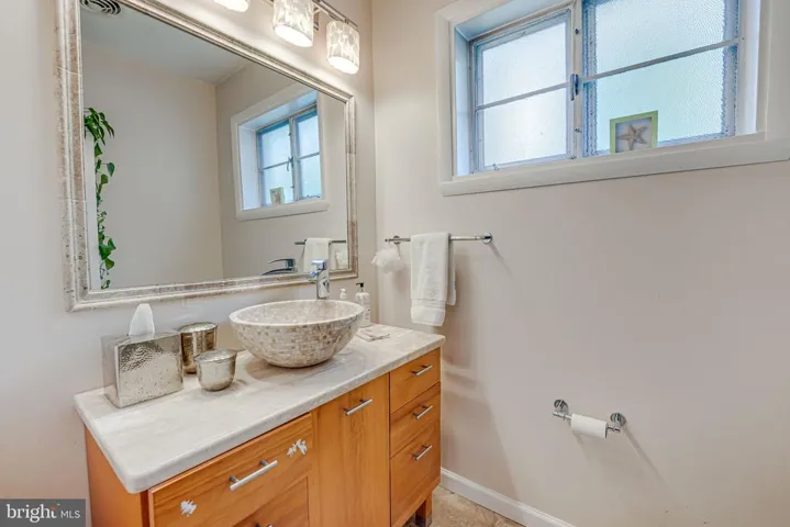 6322 Villa Ln, Falls Church, Virginia 22044