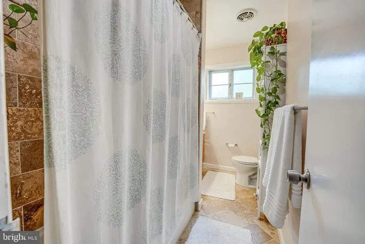 6322 Villa Ln, Falls Church, Virginia 22044