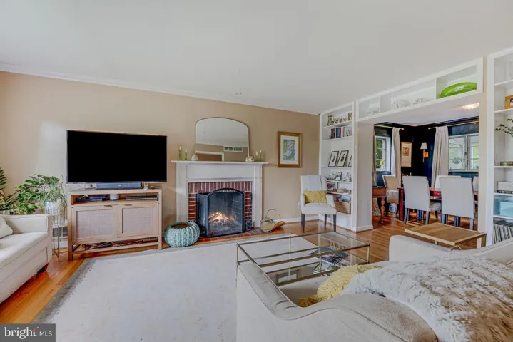 6322 Villa Ln, Falls Church, Virginia 22044