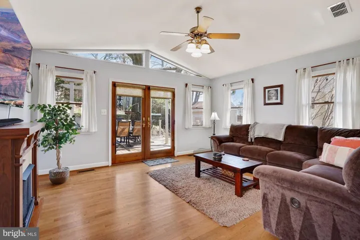 1807 S Stafford St, Arlington, Virginia 22204