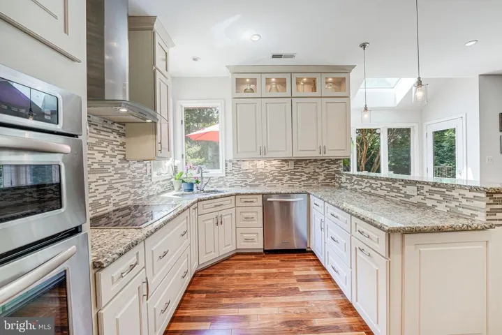 6328 Hidden Canyon Rd, Centreville, Virginia 20120