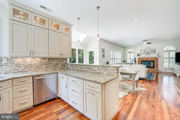 6328 Hidden Canyon Rd, Centreville, Virginia 20120