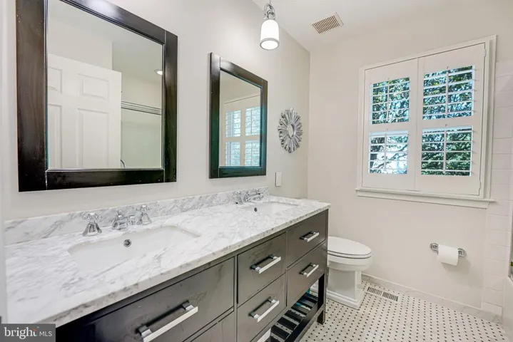 6328 Hidden Canyon Rd, Centreville, Virginia 20120