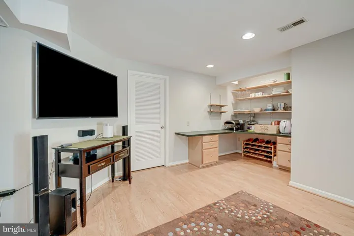 6328 Hidden Canyon Rd, Centreville, Virginia 20120