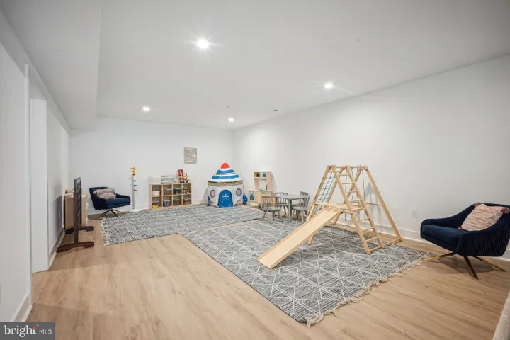 2033 Griffith Rd, falls Church, va, 22043, fairfax