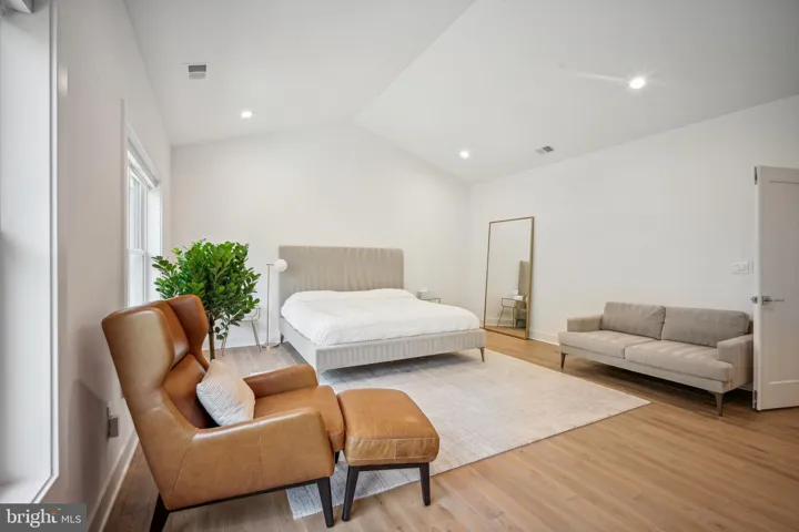 2033 Griffith Rd, falls Church, va, 22043, fairfax