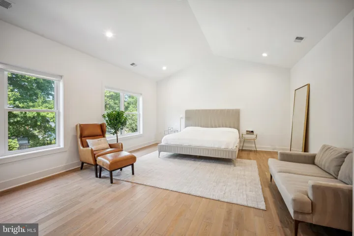 2033 Griffith Rd, falls Church, va, 22043, fairfax