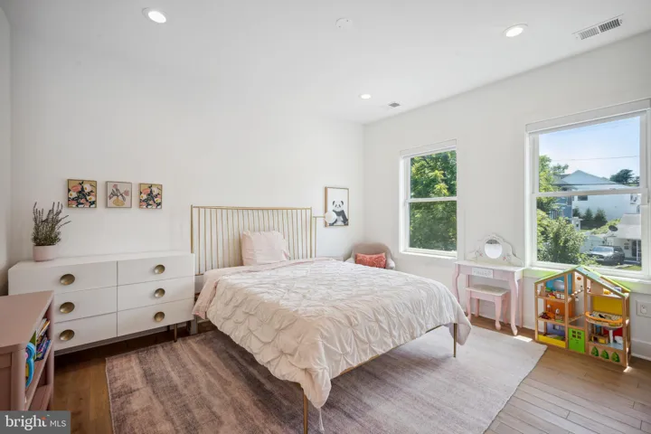 2033 Griffith Rd, falls Church, va, 22043, fairfax