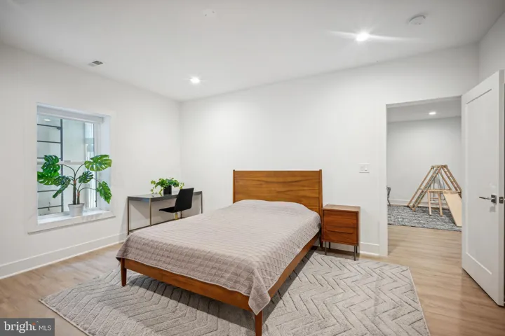 2033 Griffith Rd, falls Church, va, 22043, fairfax